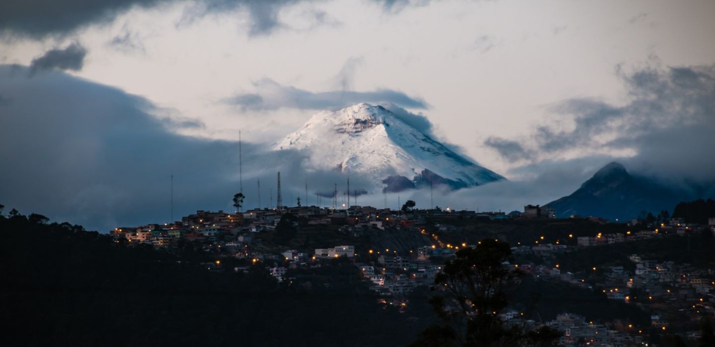 Cesar viteri quito unsplash