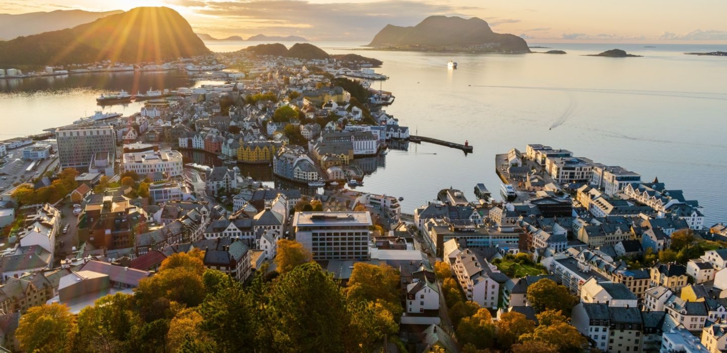 Jesse de backer alesund norway unsplash
