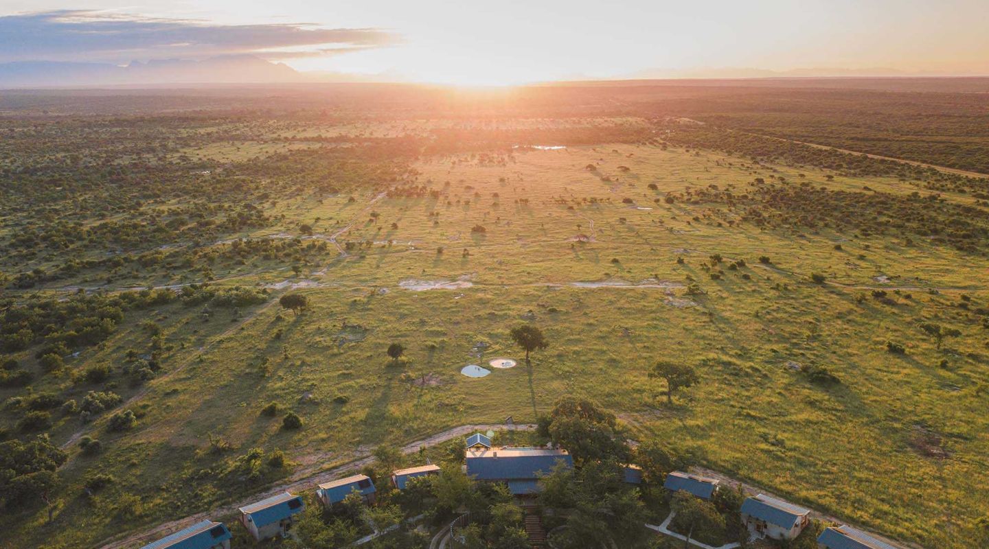 Tanda Tula Plains Camp Aerial Carousal