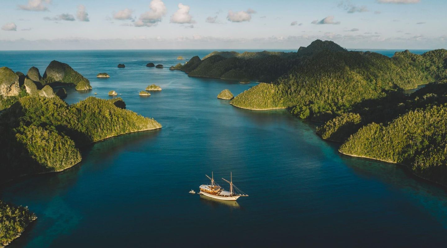 Raja ampat yacht