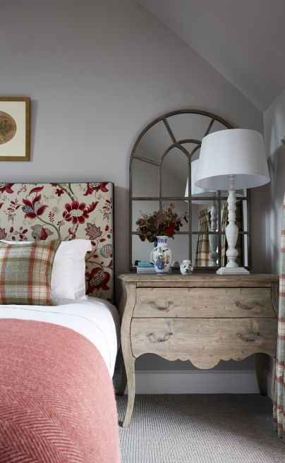 Newhall mains room 2