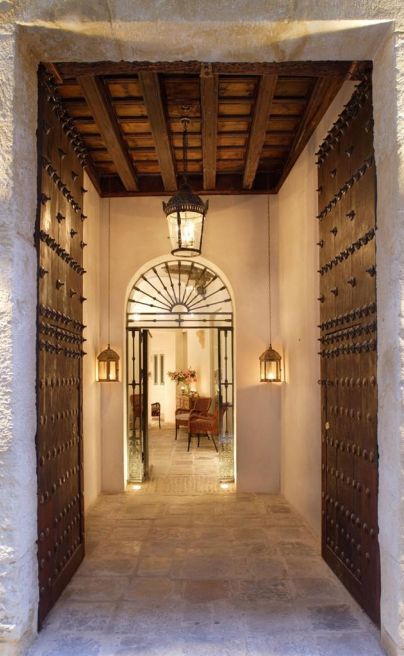 Corral del rey entrance