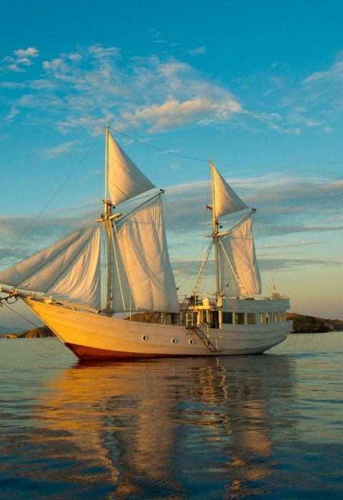 Alexa phinisi yacht charter Indonesia 3