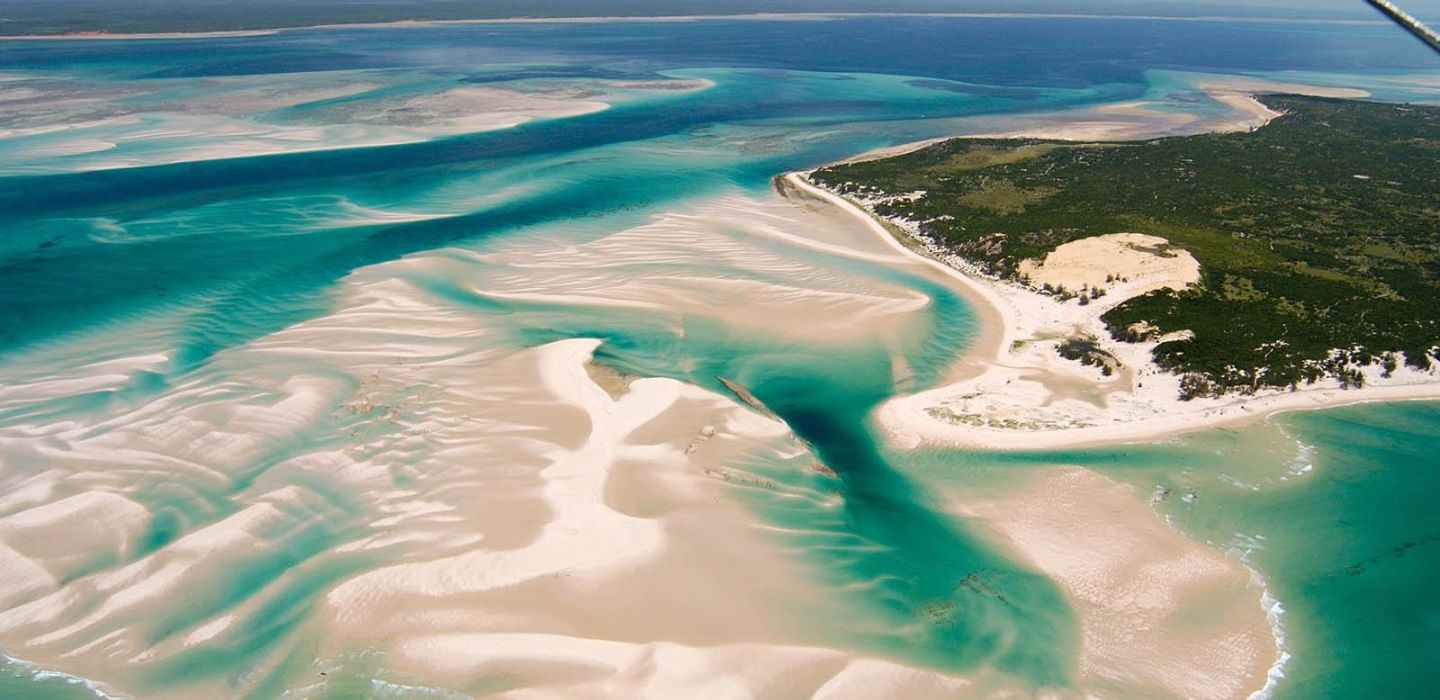 Mozambique archipelago bazaruto ocean beach 2