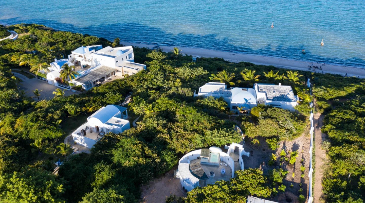 E 2021 HOWARD Santorini Moz 20