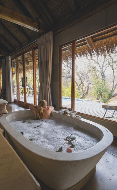JABULANI Bath time with a view