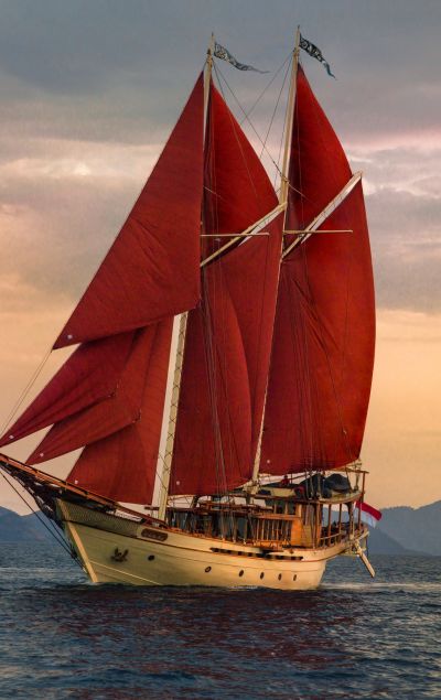 Si Datu Bua Phinisi yacht charter Indonesia 27