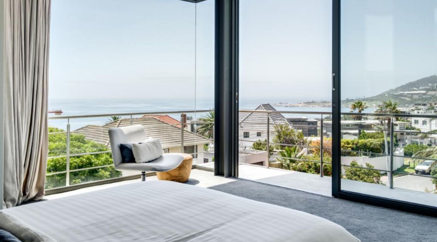 Hove Road Villa1 SA bed view
